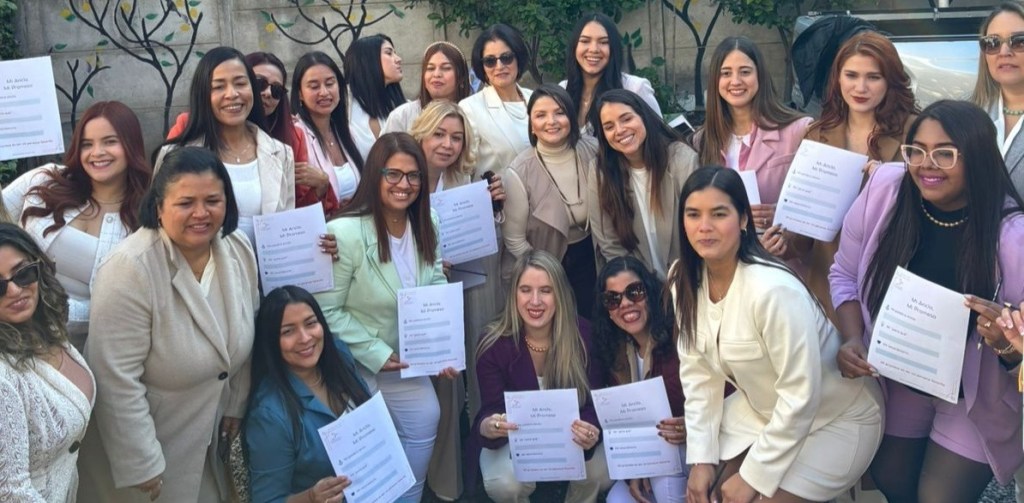 Cuando una mujer aprende a sostenerse y conectar con su propósito, la transformación llega&nbsp;sola…